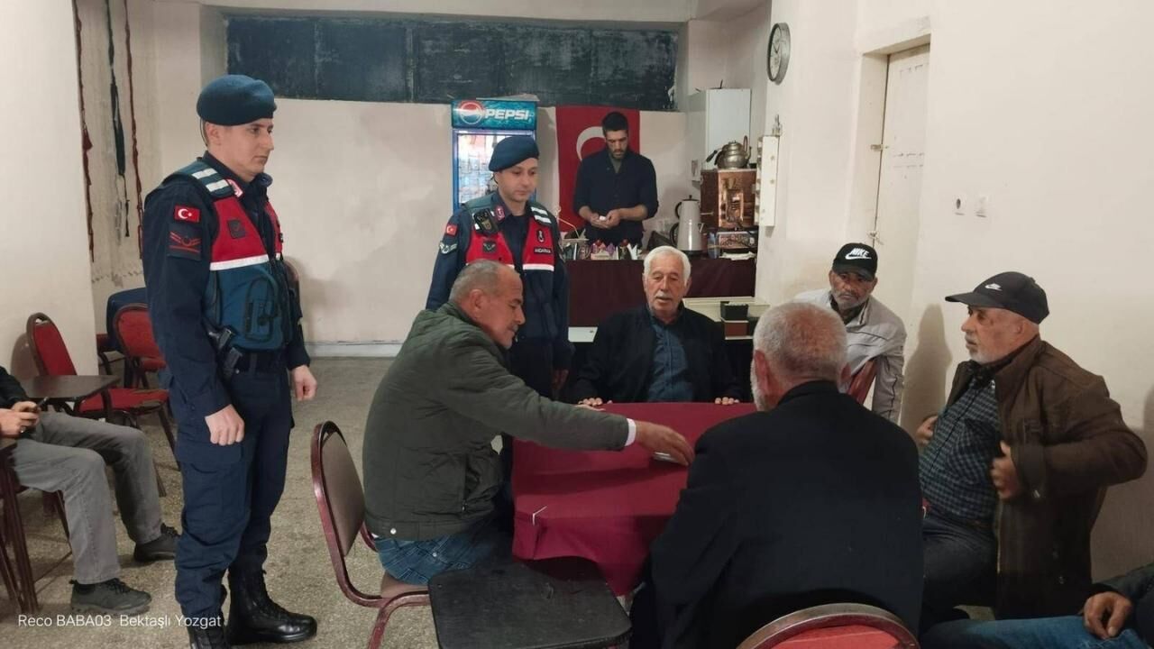 Jandarma Köylüleri Tek Tek Uyardı “Emeğiniz Çalınmasın” (1)