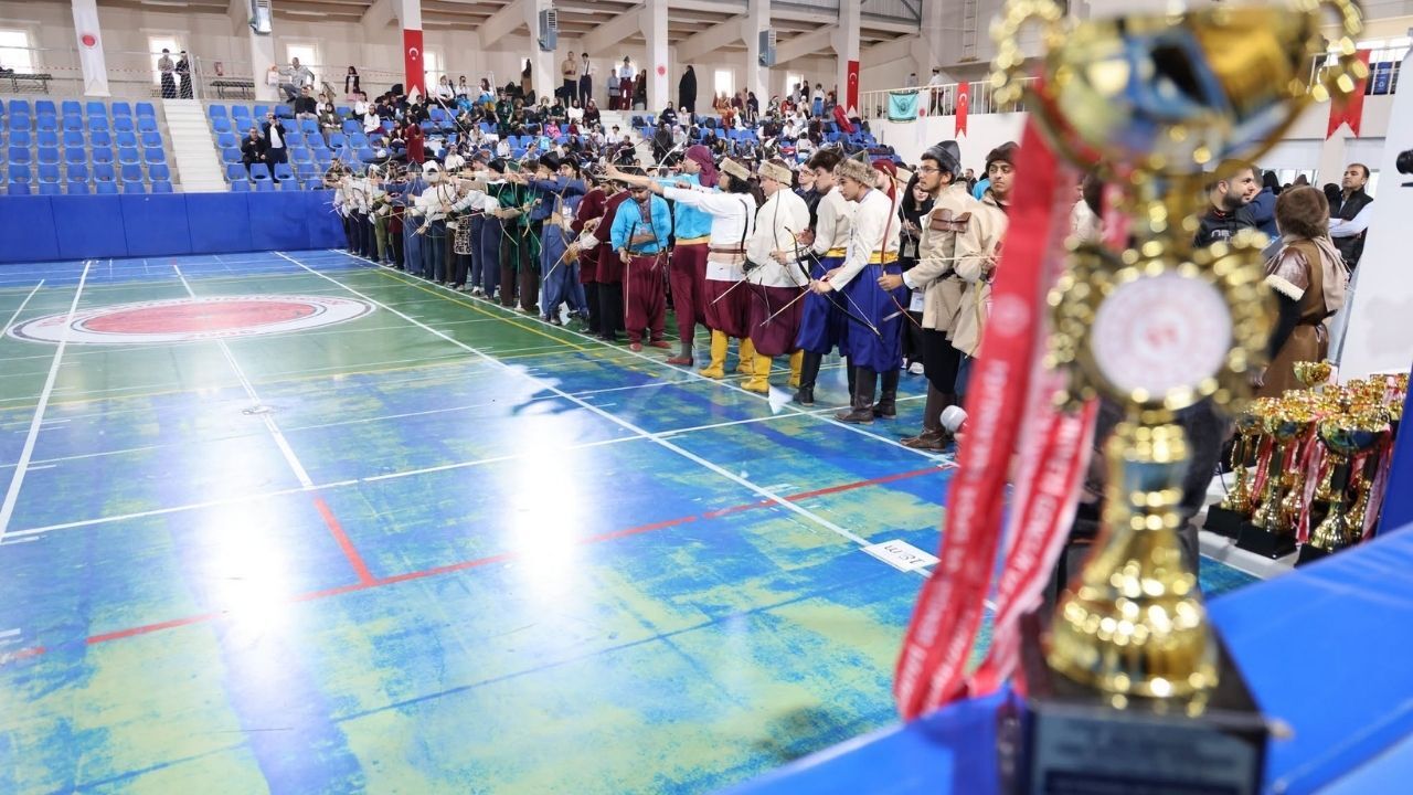 Malazgirt’ten Cumhuriyet’e Yozgat’ta Okçuluk Heyecanı Üniversiteyi Sardı (4)