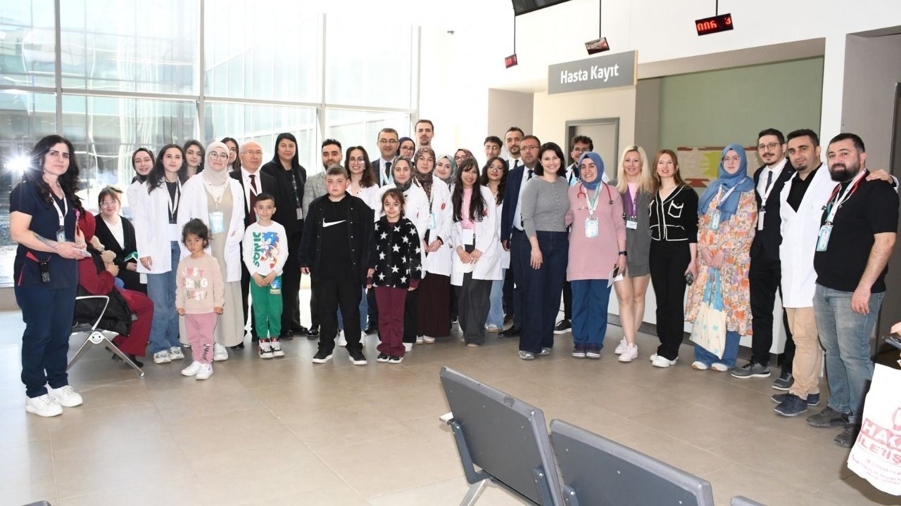 Minik Kalpler Bayram Coşkusuyla Isındı! Yozgat’ta Ezber Bozan 23 Nisan Kutlaması (2)