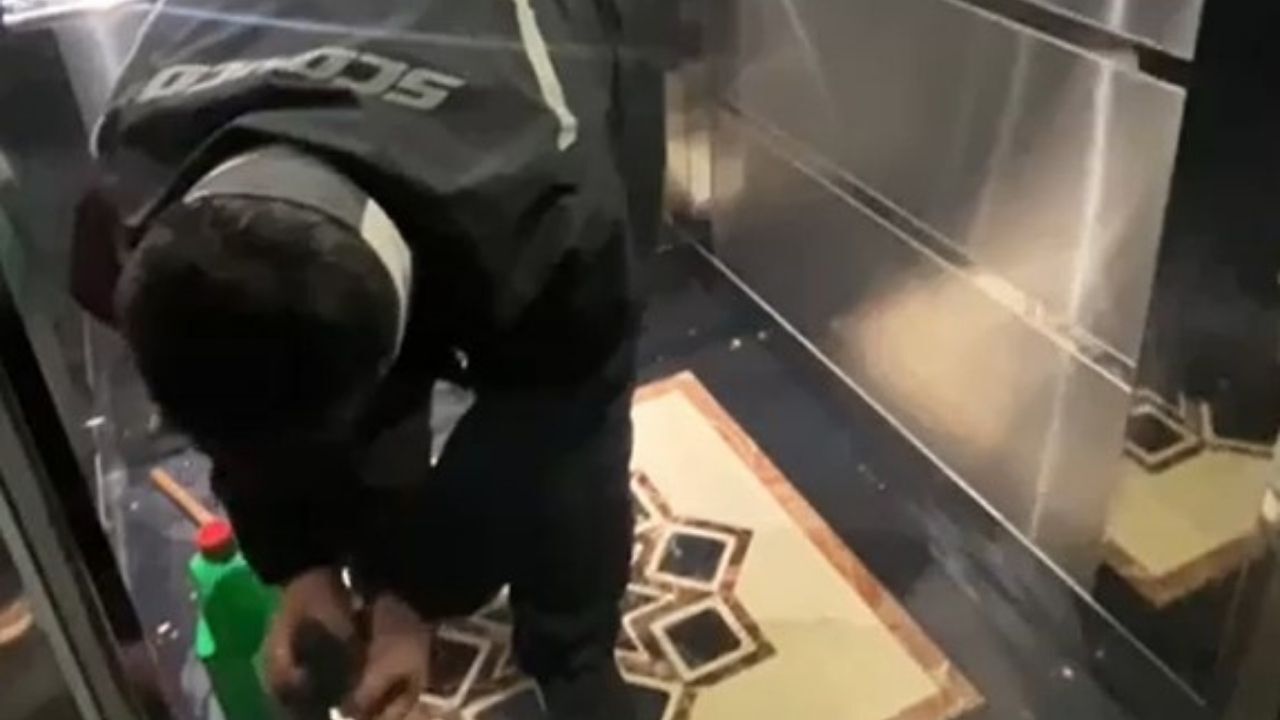 Pizzadan Malzeme Yiyen Kurye Asansöre Tuvaletini Yaptı (2)