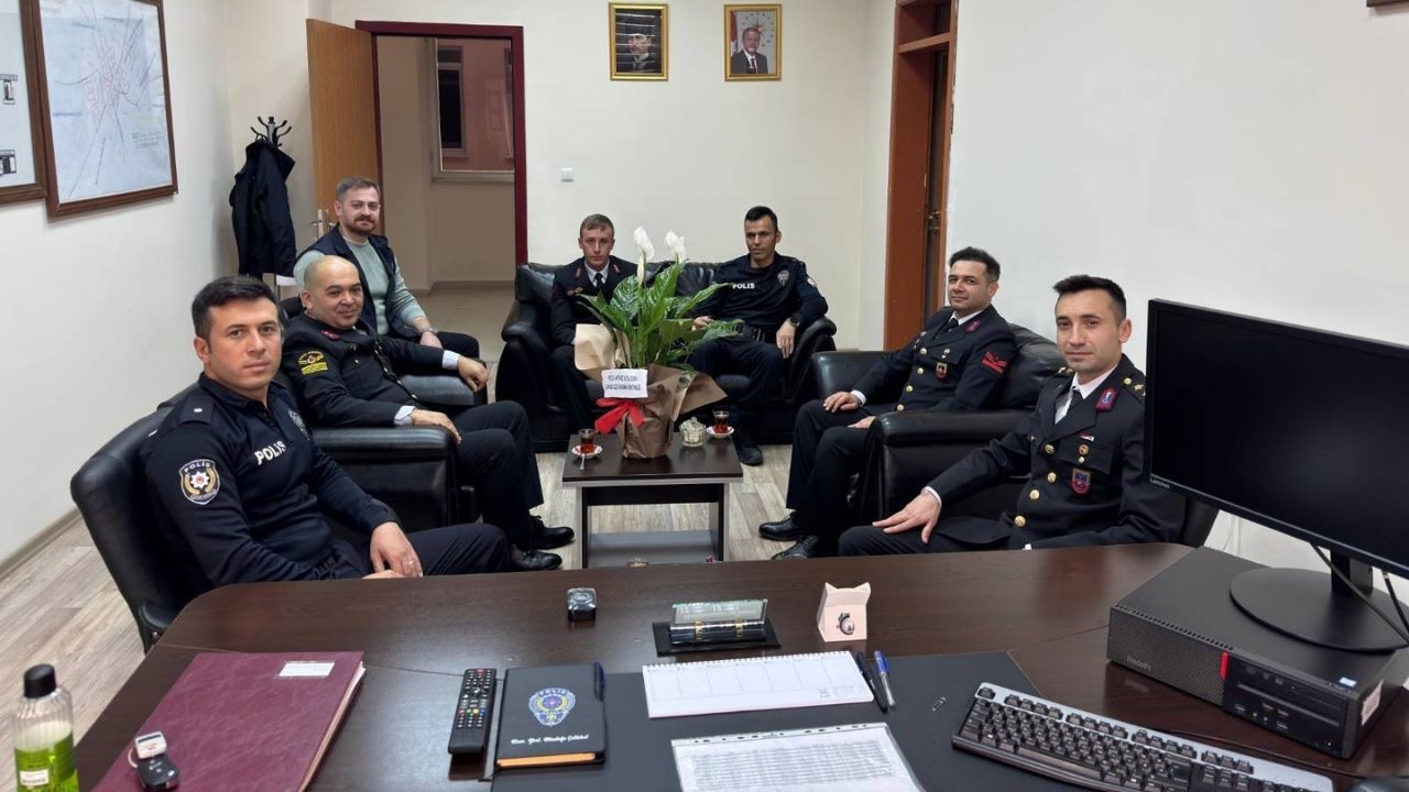 Polis Haftası’nda Sürpriz Adım Yozgat’ta Kurumlar Arası Yakın Temas (1)