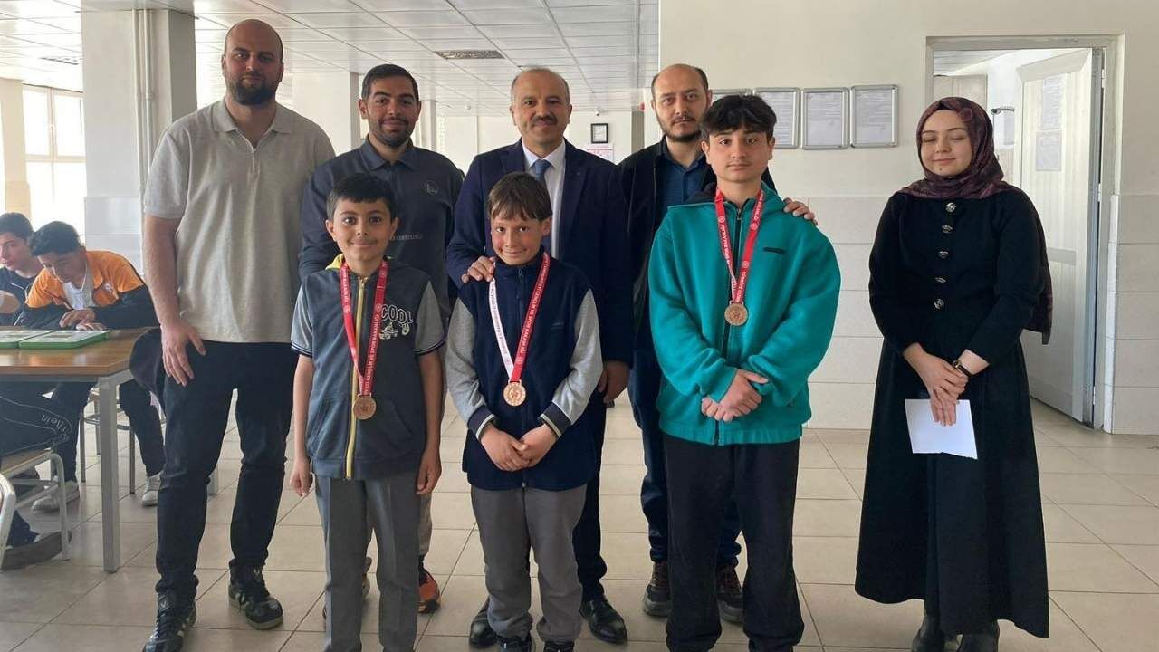 Saraykent’te Zeka Yarışı Öğrenciler Turnuvada Nefes Kesti (2)