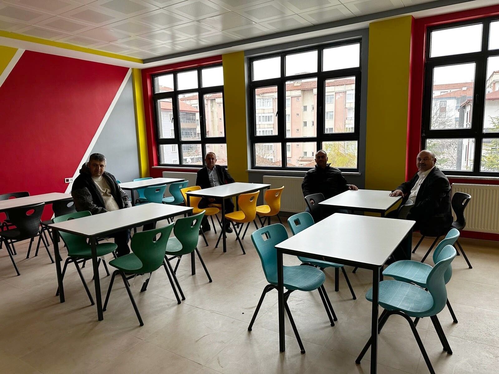 Sarıkayalı İş İnsanından Eğitime Büyük Destek1