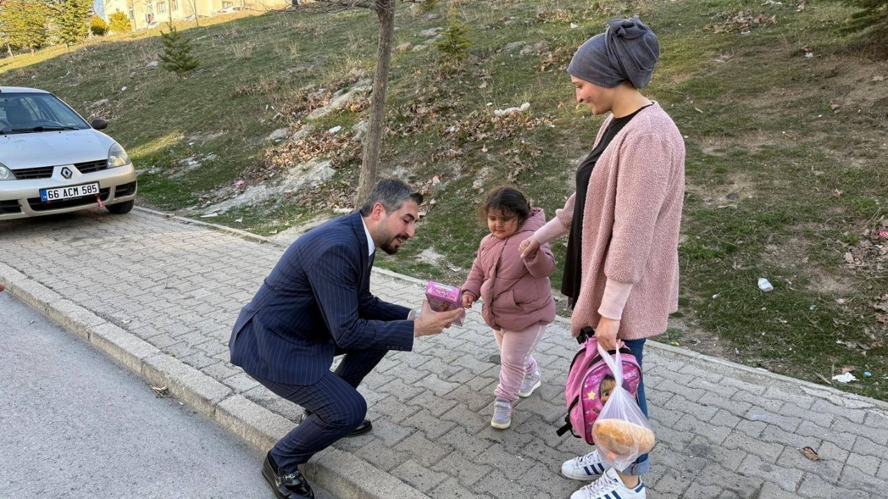 Şimşek’ten Mahalle Çıkarması Gönül Köprüleri Kuruluyor (3)