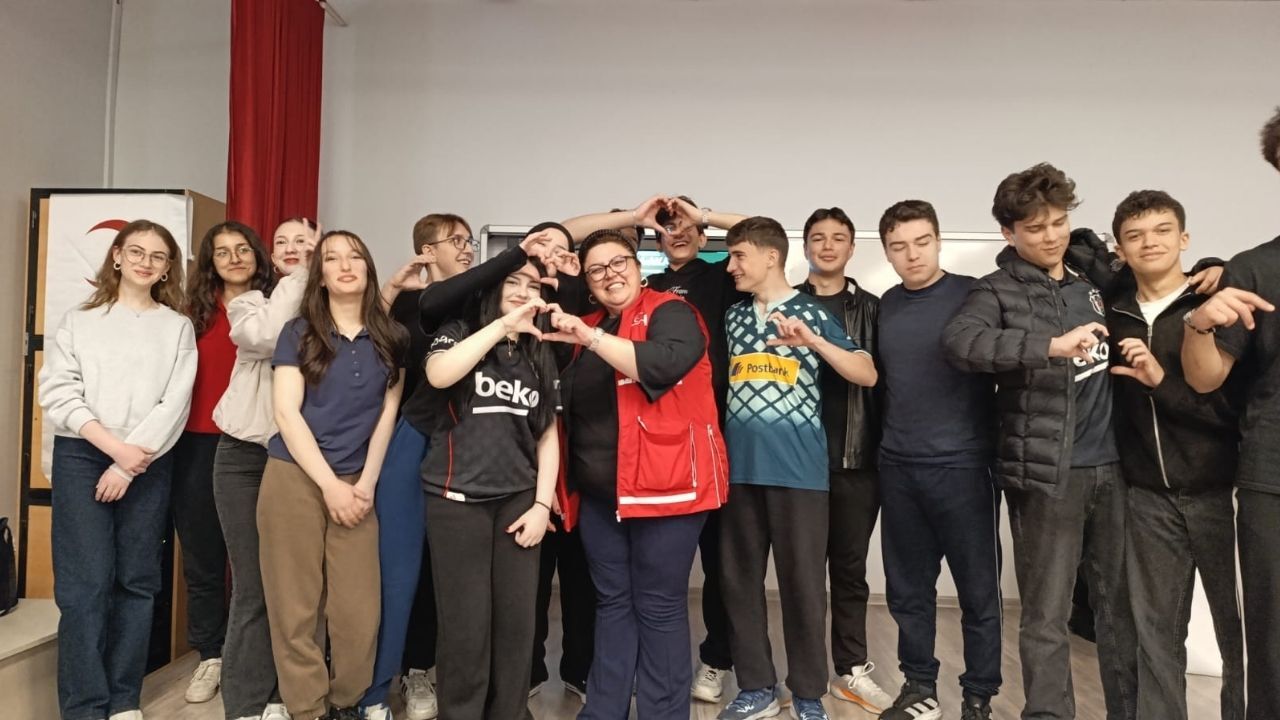 Türk Kızılay Yozgat’tan Eğitim Hamlesi 5 Okulda Aynı Konu Gündemdeydi (9)