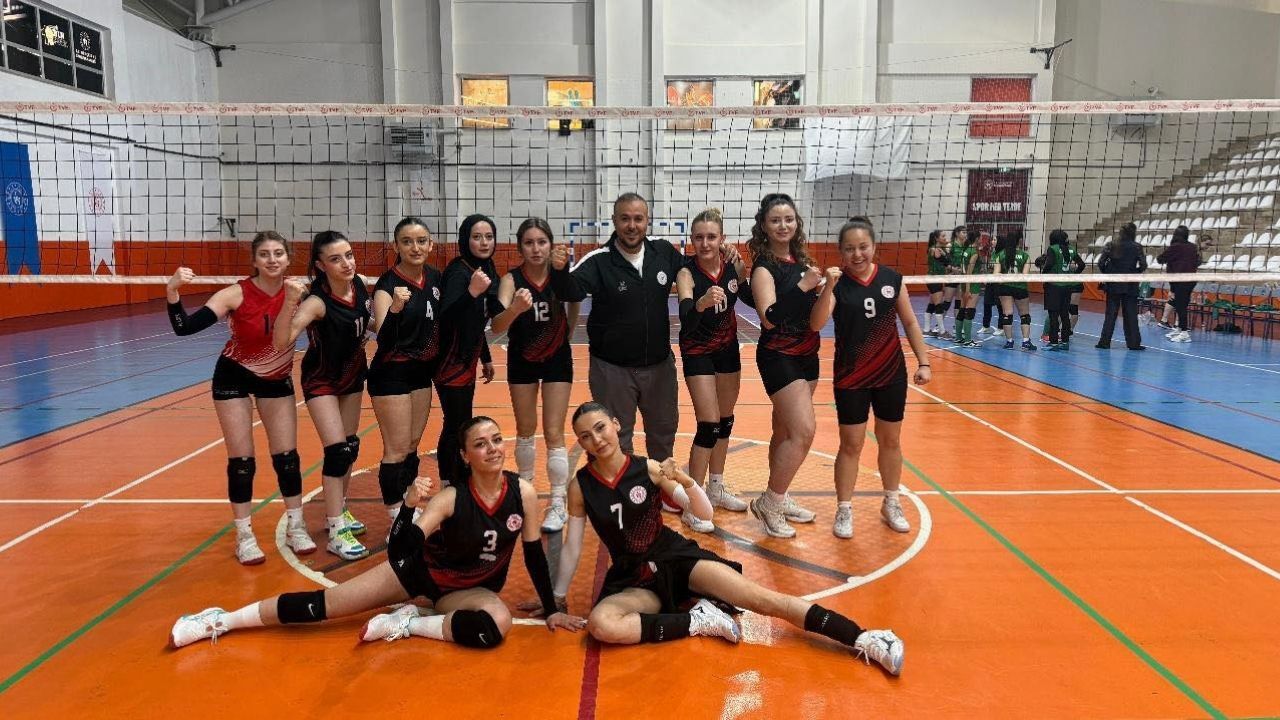 Yarı Finalde Yozgat Rüzgarı Kyk Kız Takımı Set Kaybetmedi (2)
