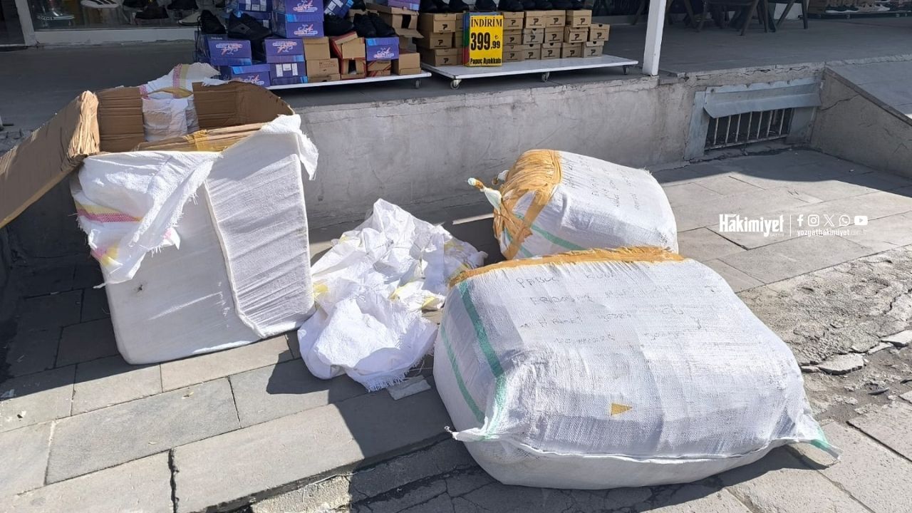 Yozgat Esnafı Yeni Sezon İçin Kolları Sıvadı Vitrinler Ve Raflar Yenileniyor (2)