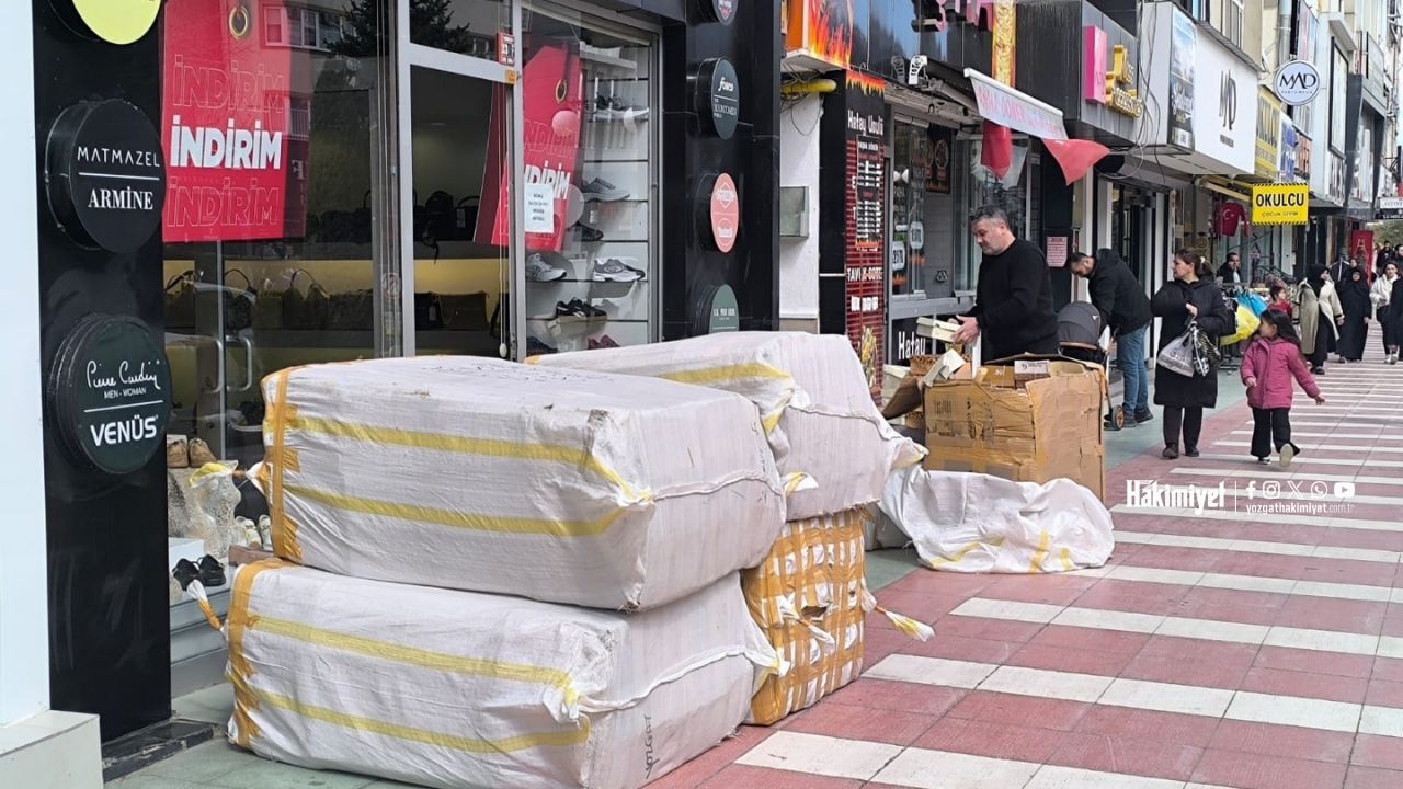 Yozgat Esnafı Yeni Sezon İçin Kolları Sıvadı Vitrinler Ve Raflar Yenileniyor (3)