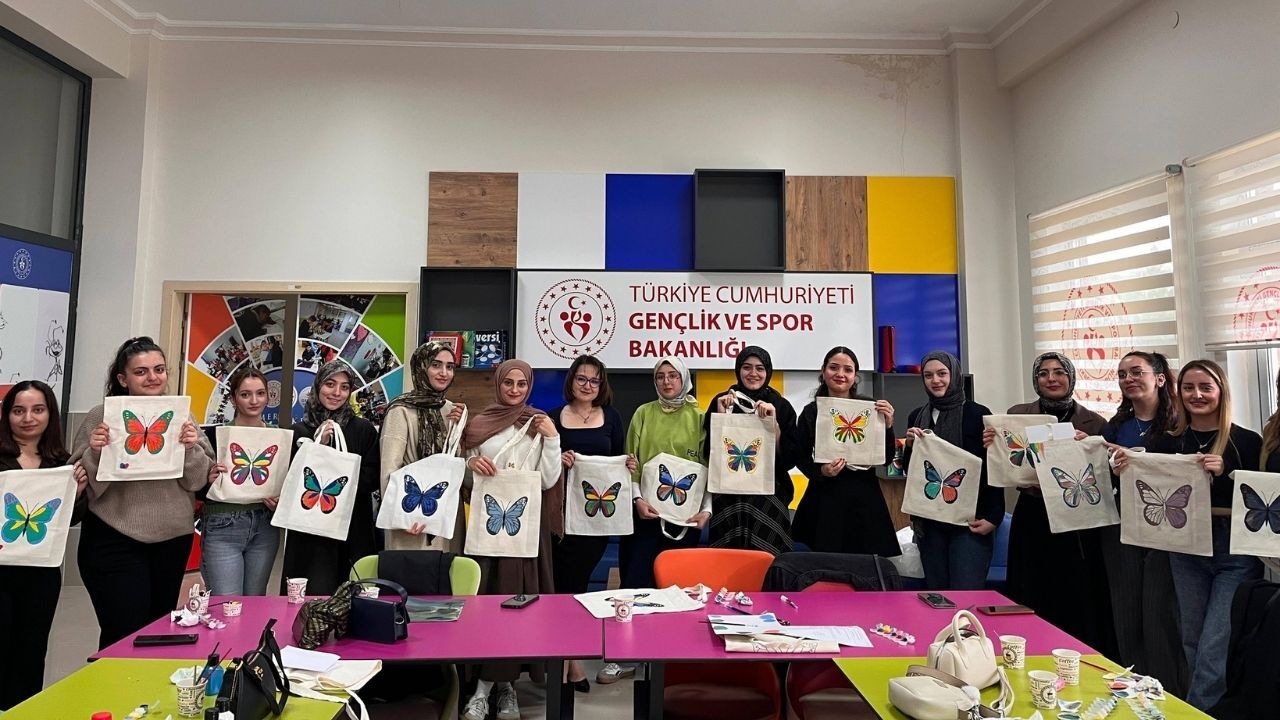 Yozgat Genç Ofis’te Yaratıcılık Renklerle Buluştu (2)