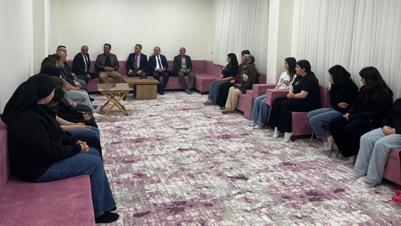 Yozgat İl Milli Eğitim Müdürü Sahada Pansiyon Şartları Masaya Yatırıldı (3)