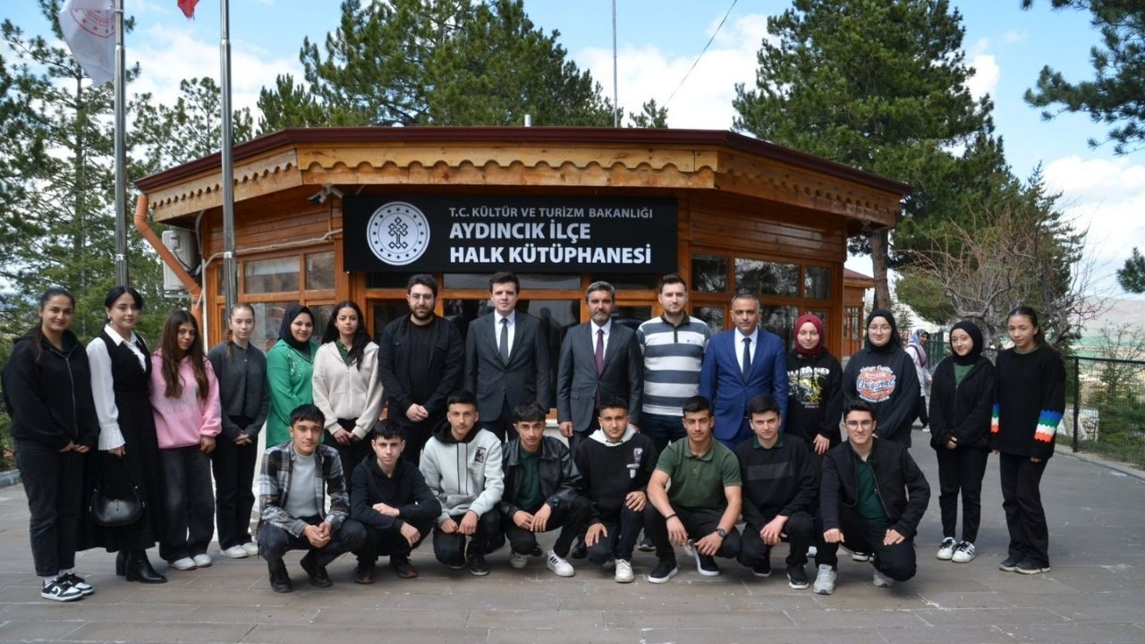 Yozgat İlçe Kütüphanesi Kapılarını Açtı Kitap Okuma Sevdalıları Buluştu (1)