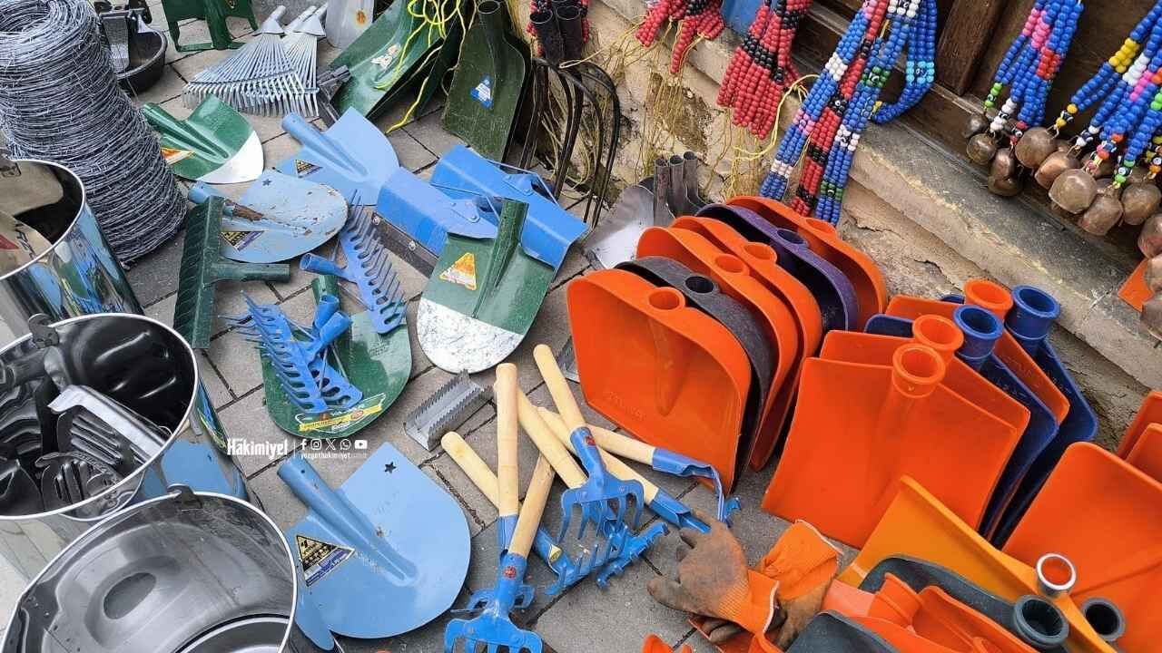 Yozgat Tol Çarşı’da Bahar Hareketliliği Bahçe Aletlerine Talep Arttı (2)