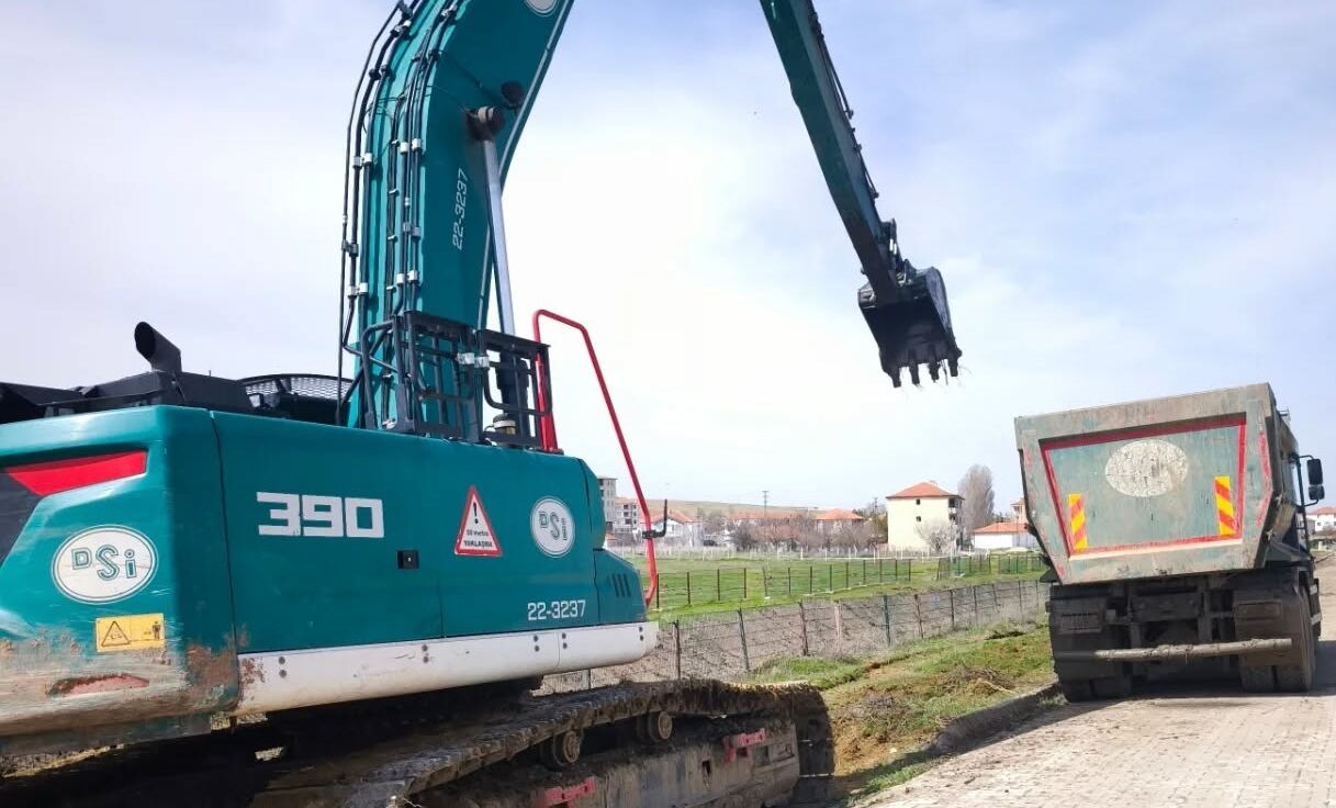 Yozgat'a Yaz Geliyor, Dere Temizlikleri Başladı