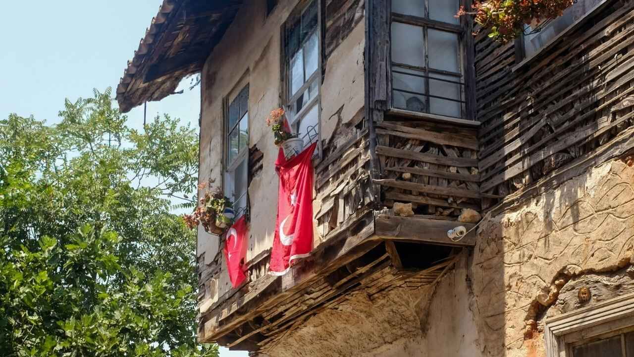 Yozgat’ın Köylerinde 23 Nisan Güzelliği Balkonlar Al Sancağa Büründü! (1)