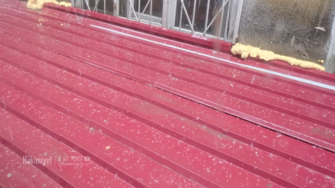 Yozgat'ta Ani Dolu Yağışı Hayatı Olumsuz Etkiledi (1)