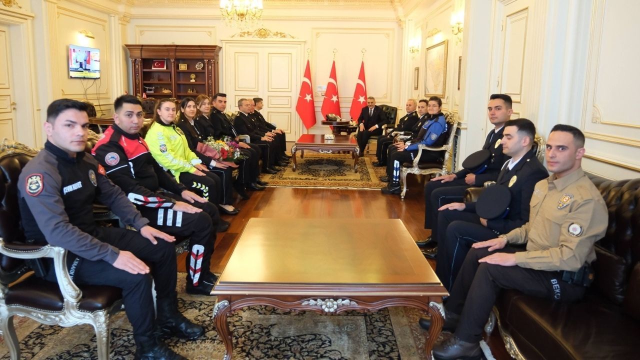 Yozgat’ta Anlamlı Ziyaret Emniyet Teşkilatına Kutlama Ve Teşekkür (3)