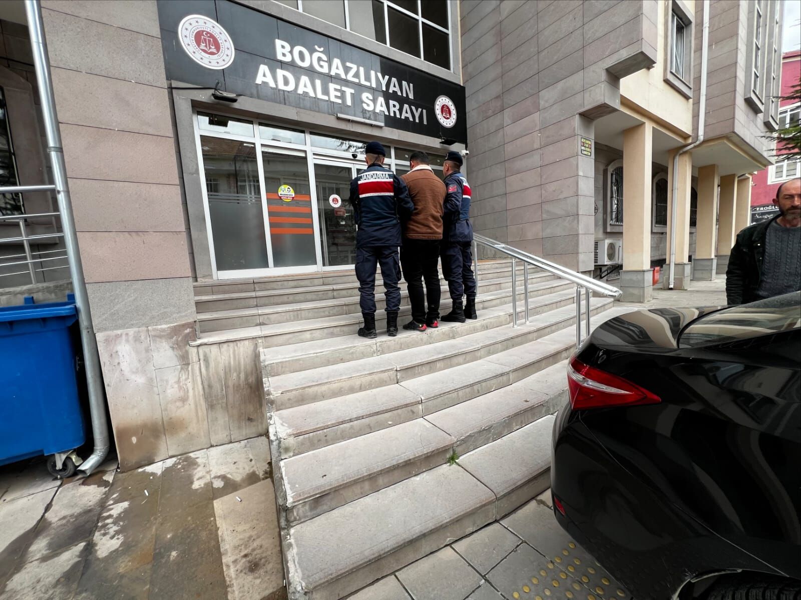 Yozgat'ta Aranan Şahıslara Operasyon Düzenlendi1