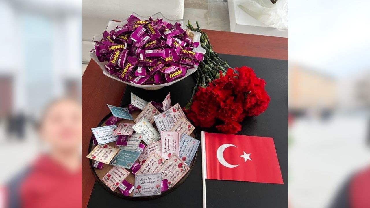 Yozgat’ta Eğitim Ailesi Kenetlendi Çiçeklerle Moral Seferberliği! (4)