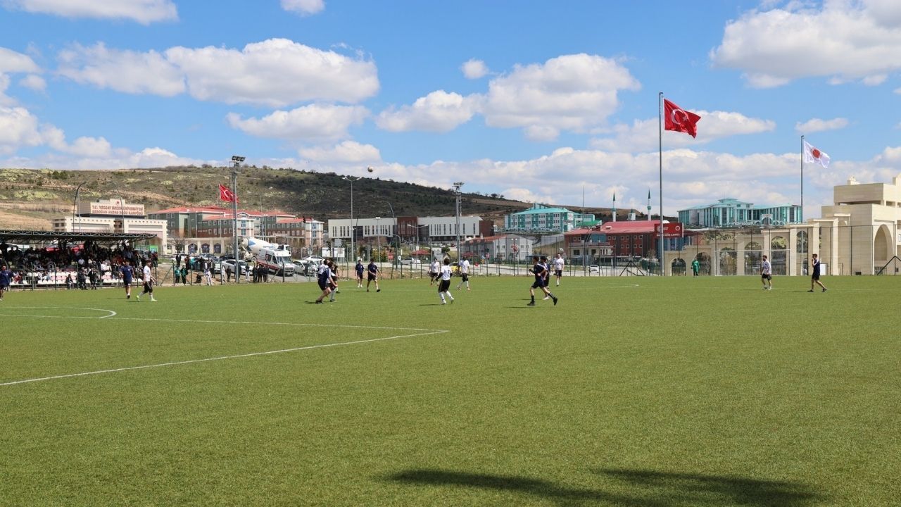 Yozgat'ta Gençliğin Enerjisi Sahaya Yansıdı Kampüste Nefesler Tutuldu (2)