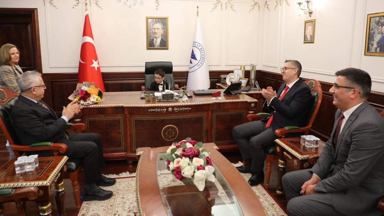 Yozgat’ta Koltuk Değişti! Belediye Bu Kez Çocuklara Emanet (1)