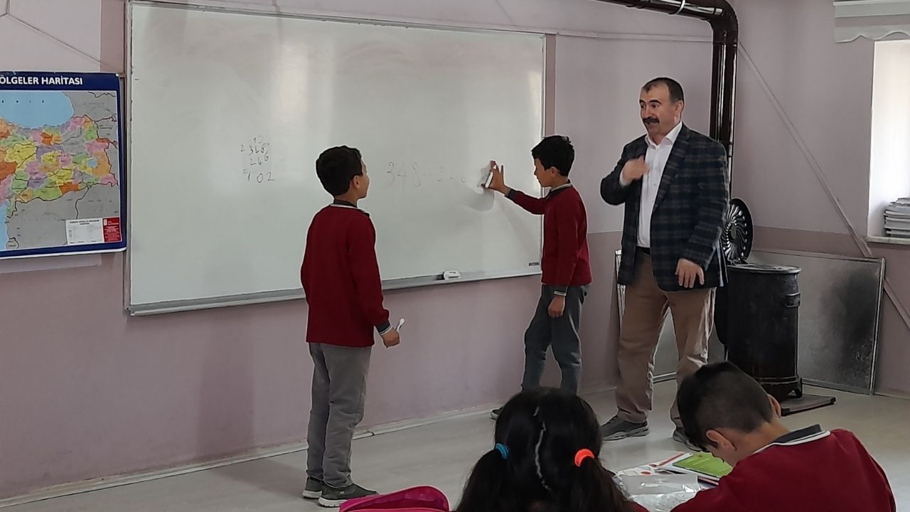 Yozgat’ta Köy Okulunda Dikkat Çeken Etkinlik Merak Uyandırdı (2)