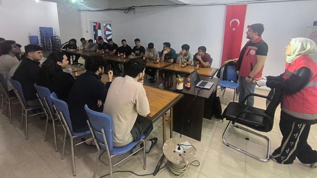 Yozgat’ta Kyk Yurdunda Öğrencilere Evlilik Öncesi Eğitim Verildi (2)