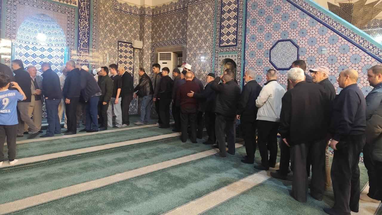 Yozgat’ta Manevi Yolculuk Başladı İlk Hac Kafilesi Uğurlandı (2)