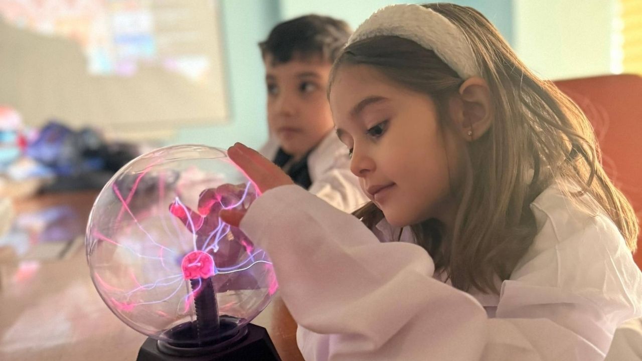 Yozgat’ta Minikler Deneylerle Dolu Eğlenceli Bir Gün Geçirdi (3)