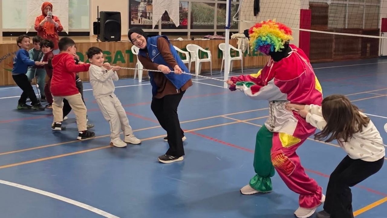 Yozgat’ta Minikler Deneylerle Dolu Eğlenceli Bir Gün Geçirdi (4)