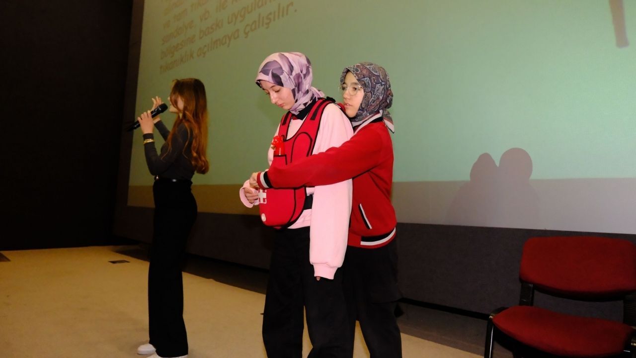 Yozgat’ta Öğrencilere Hayat Kurtaran Eğitimi Verildi (5)