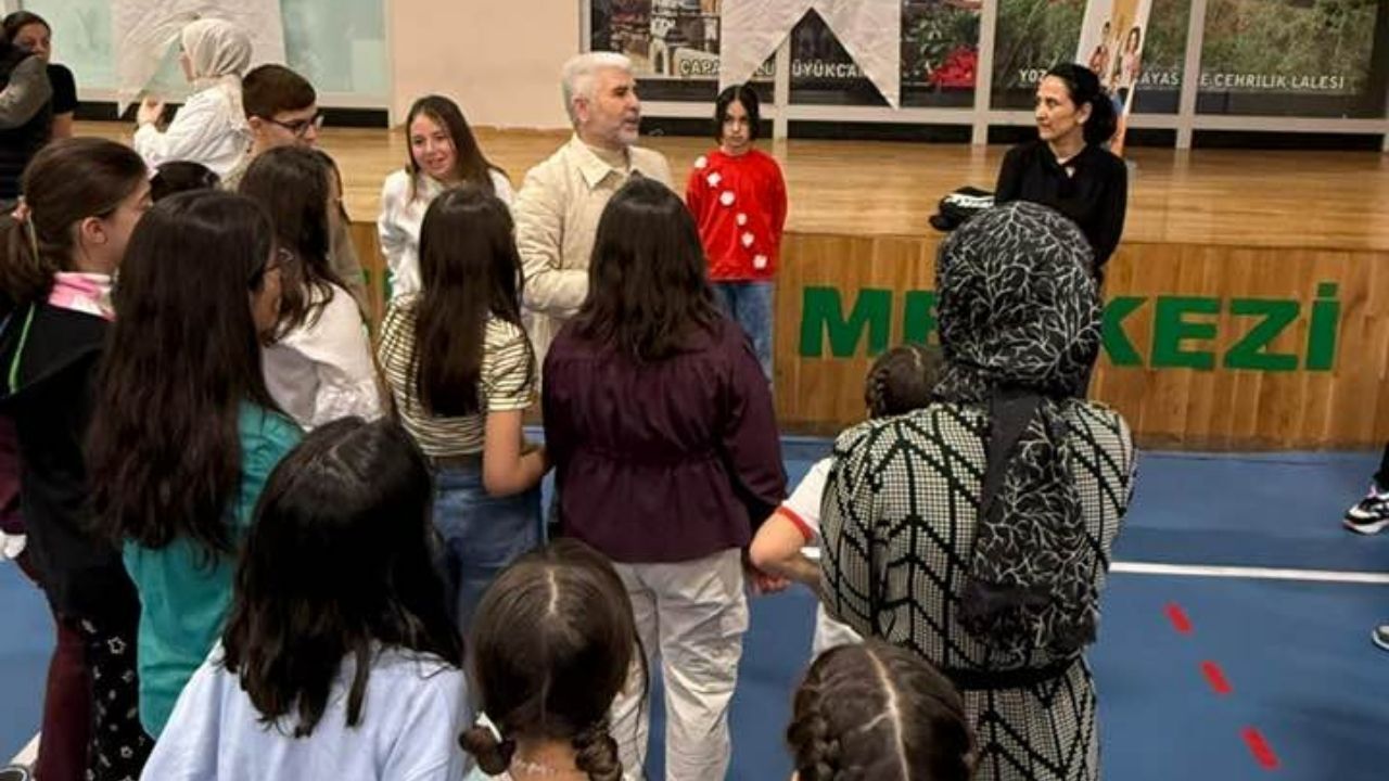 Yozgat'ta Sanat Rüzgarı Esti Gençlerin Fırçasından Çıkan Eserler Büyük İlgi Gördü (4)