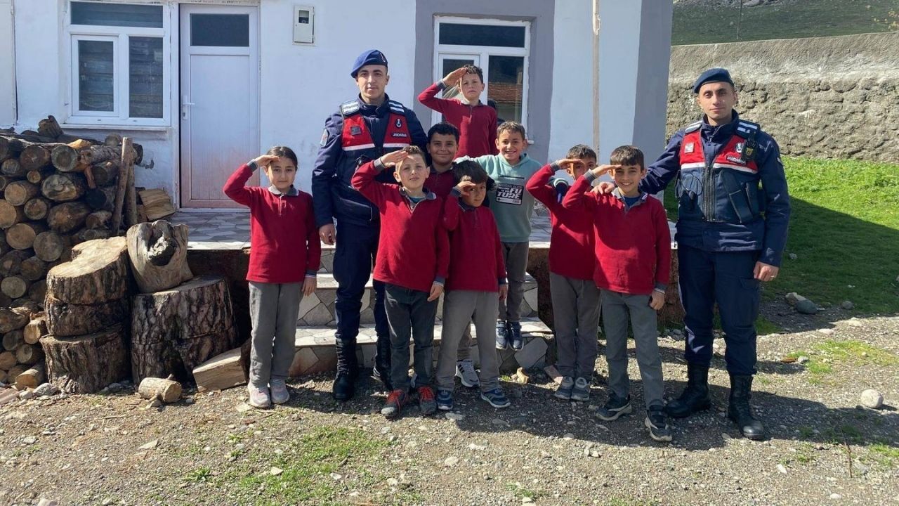 Yozgat’ta Sessiz Uygulama Okul Çevresinde Güvenlik Alarmı (1)