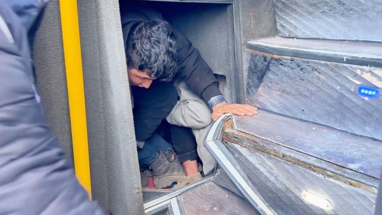 Yozgat'ta Şok Operasyon Yolcusuz Otobüsten 53 Kişi Çıktı (3)