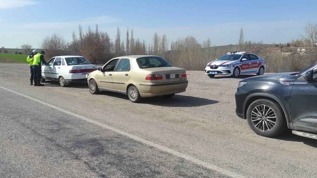 Yozgat’ta Sürücülere Yapılan Uyarılar Dikkat Çekti (1)