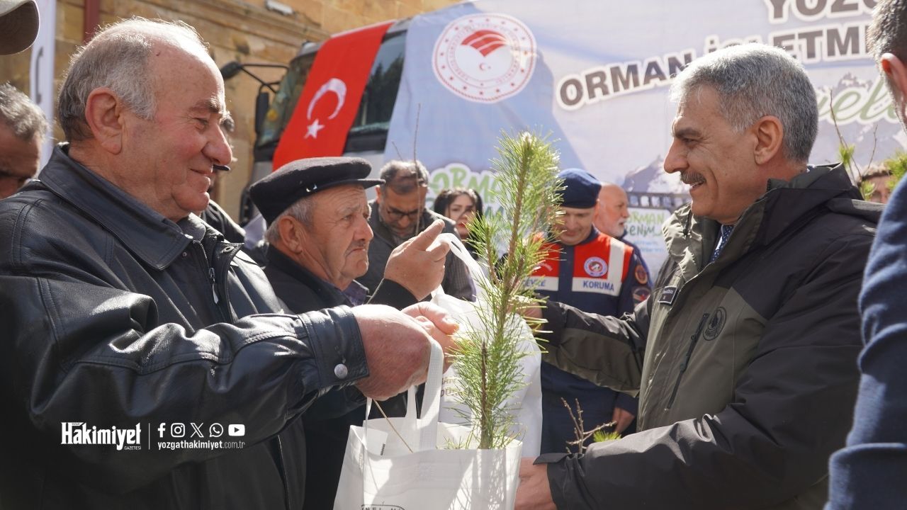 Yozgat'ta Vatandaşlar Akın Etti Binlerce Fidan Ücretsiz Dağıtıldı (2)