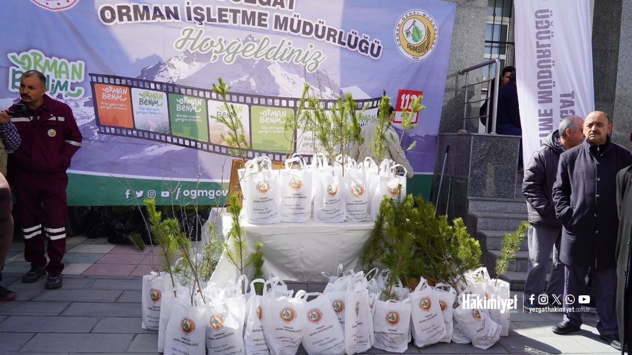 Yozgat'ta Vatandaşlar Akın Etti Binlerce Fidan Ücretsiz Dağıtıldı (3)