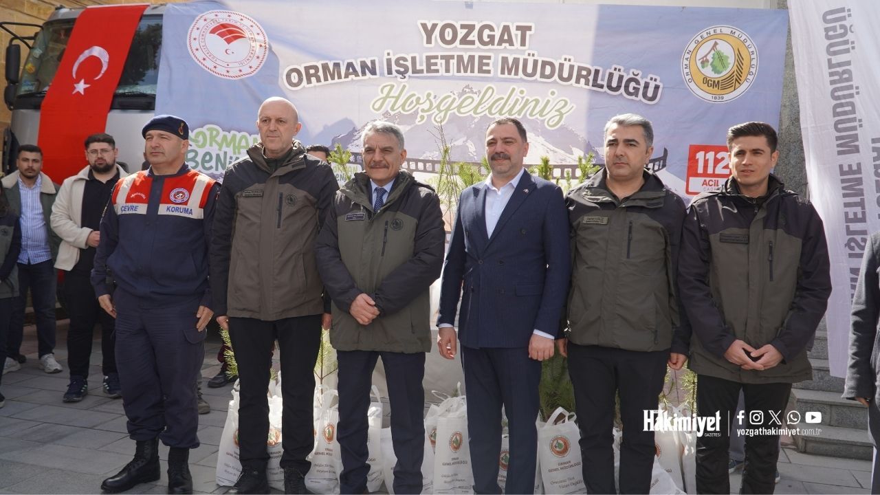 Yozgat'ta Vatandaşlar Akın Etti Binlerce Fidan Ücretsiz Dağıtıldı (4)