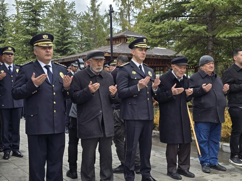 Yozgat’ta Yürek Burkan Tören Polis Teşkilatı Yıl Dönümünde Şehitler Anıldı (3)