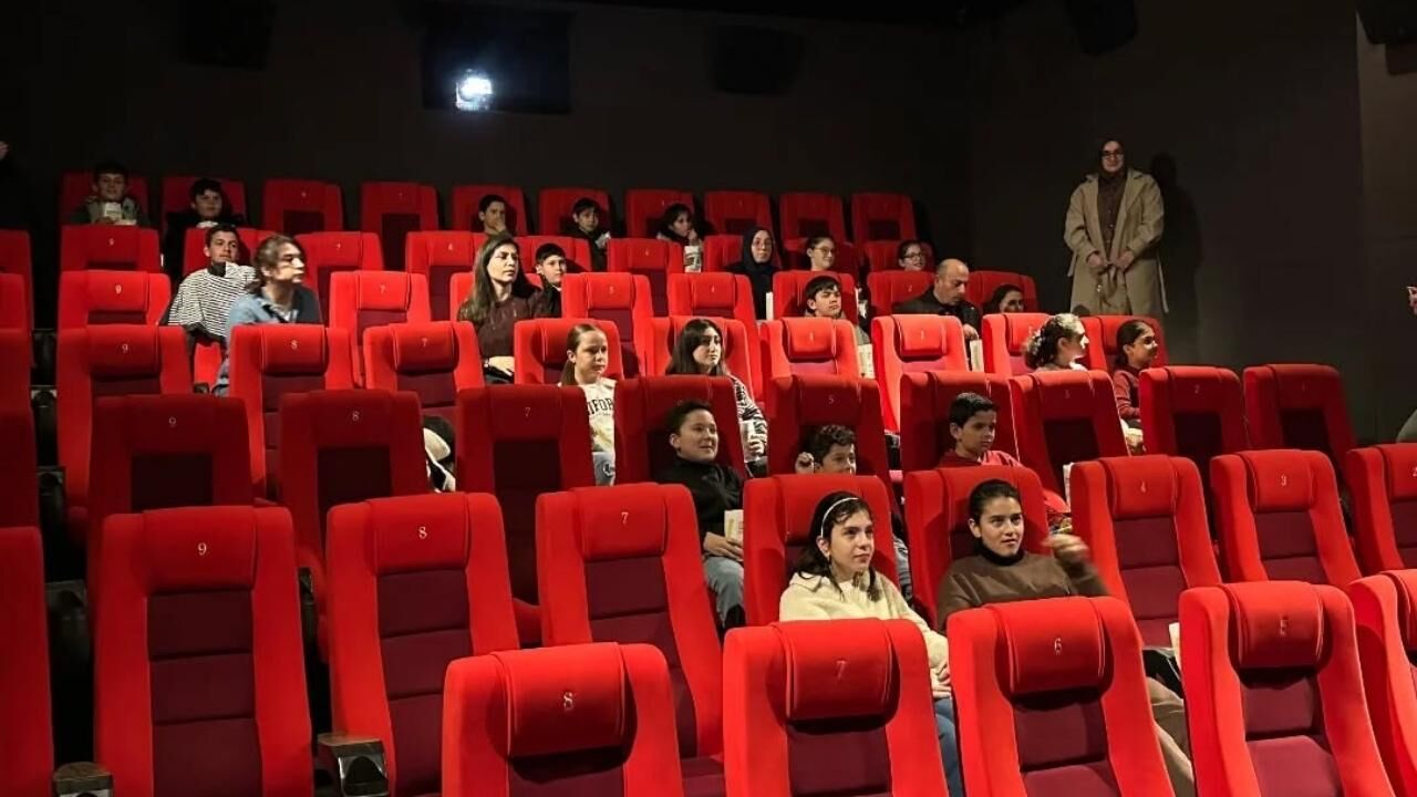 Yozgat’ta Yürek Isıtan Etkinlik 25 Çocuk Sinemada Buluştu (2)