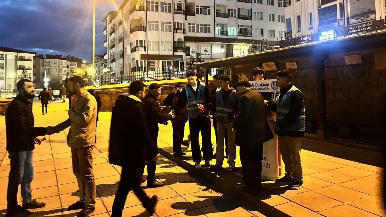 Yozgat’ta Yürekleri Buluşturan Anma Türkeş İçin Dualar Yükseldi (4)