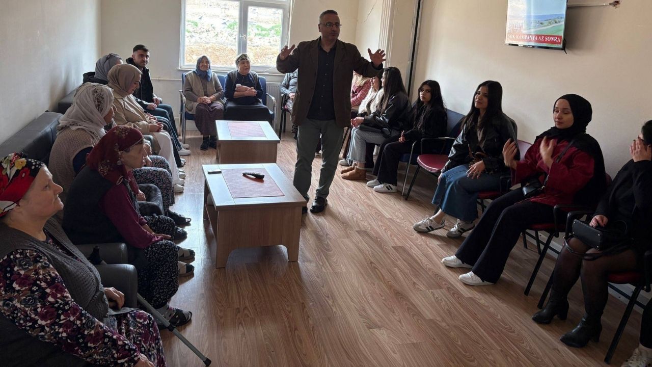 Yozgat’ta Yürekleri Isıtan Kareler Gençlerin Enerjisi Tecrübeyle Buluştu (1)