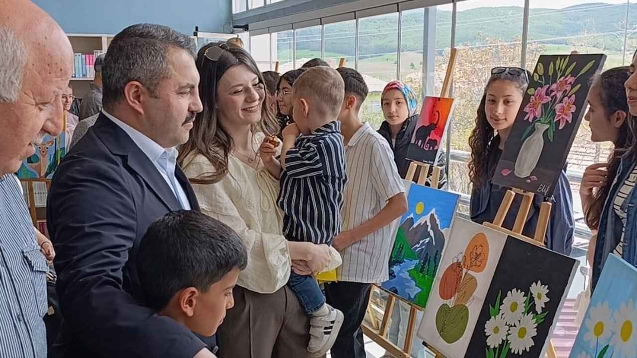 Akdağmadeni Gençlik Merkezi’nde Dikkat Çeken Sergi Açılışı (2)-1
