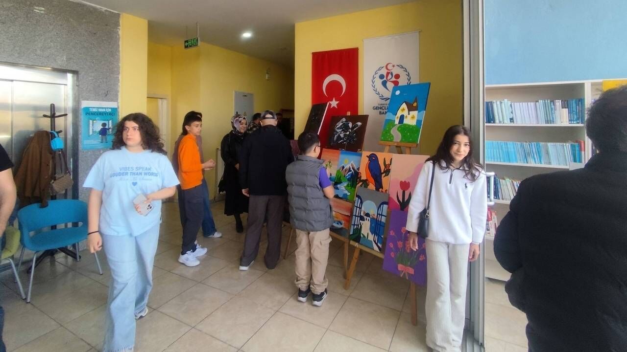 Akdağmadeni Gençlik Merkezi’nde Dikkat Çeken Sergi Açılışı (4)