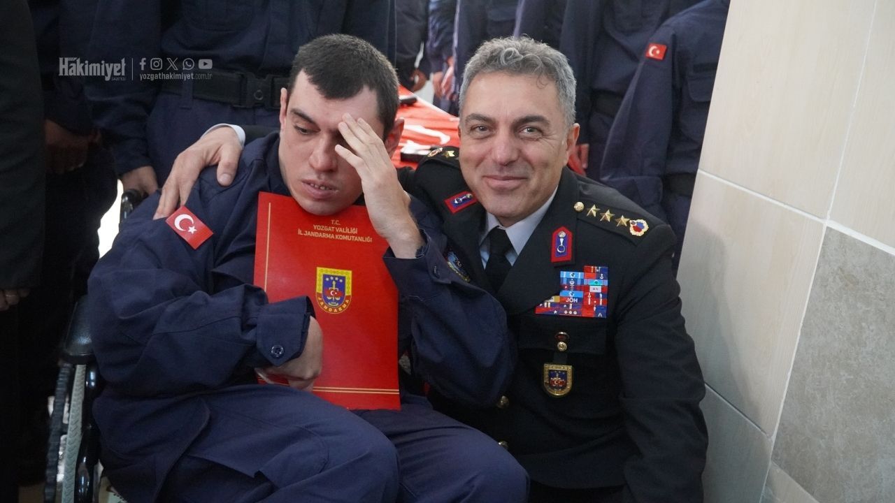 Annelerin Gözü Yaşlı, Gençlerin Göğsü Kabarık! Yozgat'ta Tarihi Gün (5)