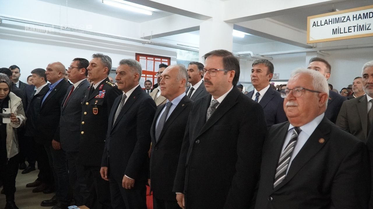 Annelerin Gözü Yaşlı, Gençlerin Göğsü Kabarık! Yozgat'ta Tarihi Gün
