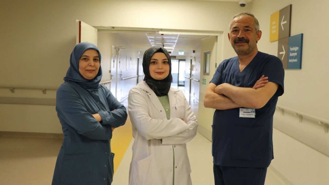 Aynı Çatı Altında Bir Aile Tek Amaçları Hastalara Şifa Olmak (3)