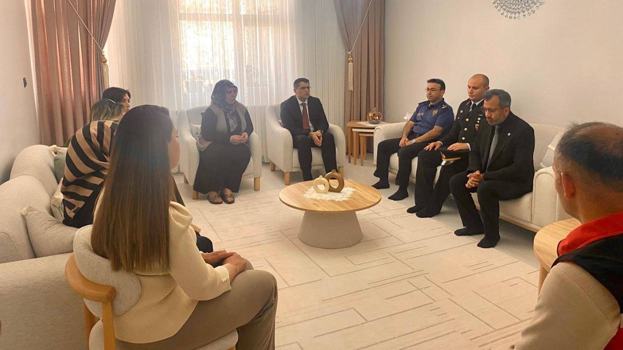 Bayram Ziyaretinde Şehit Ailesine Destek Mesajı (1)