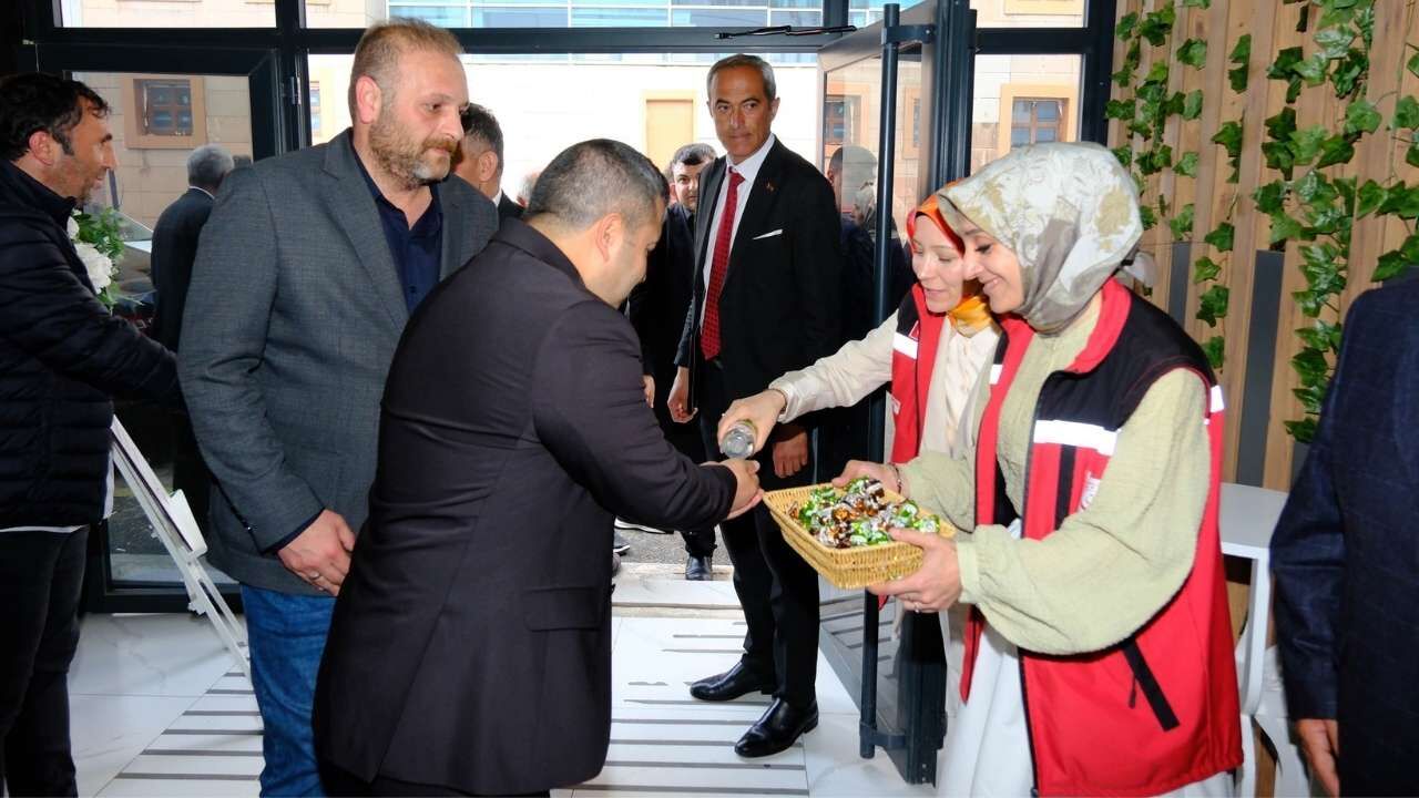 Bayramın Birleştiren Gücü Akdağmadeni’nde Kendini Gösterdi (3)