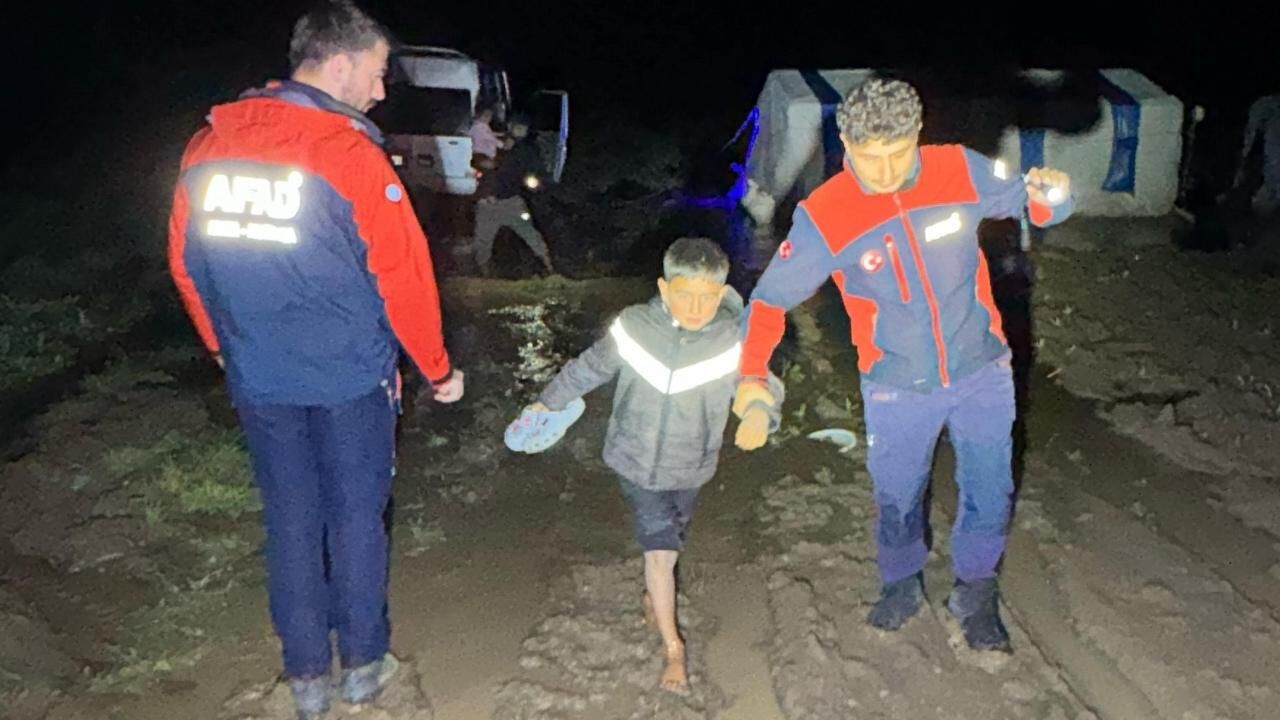 Bir Anda Sular Altında Kaldılar! Yozgat’ta Mevsimlik İşçilere Acil Tahliye (4)