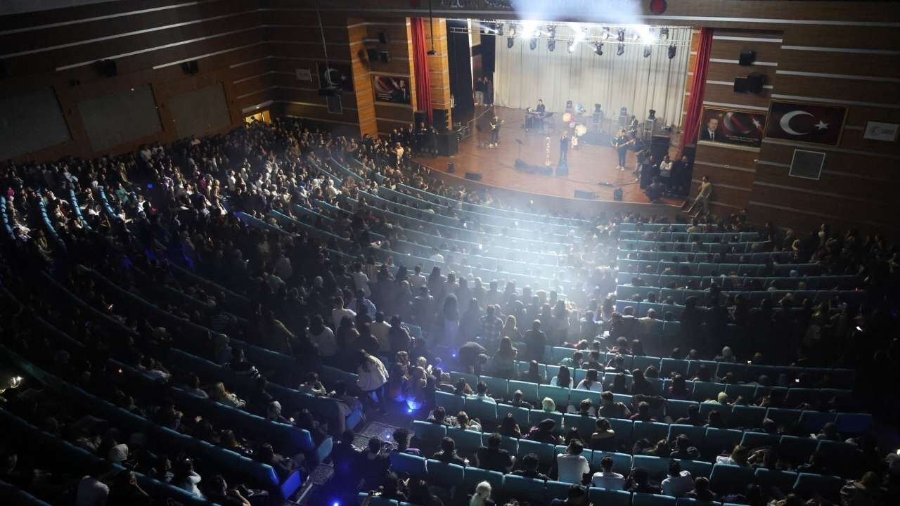 Buse Coşar Sordu, Tuana Yılmaz Yanıtladı (3)